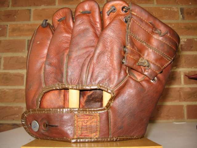 Hoot Evers Hutch 32 Back